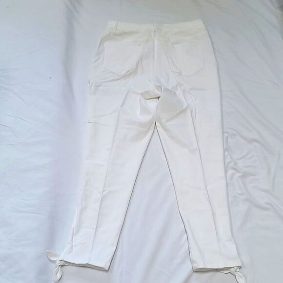 NWOT, Motto Women's Cropped Capris - Picture 4 of 6